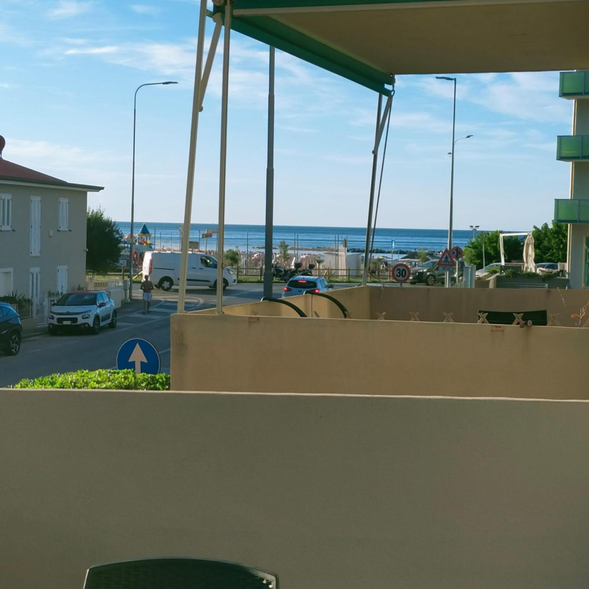 Appartamento Azzurro Pesaro Kültér fotó